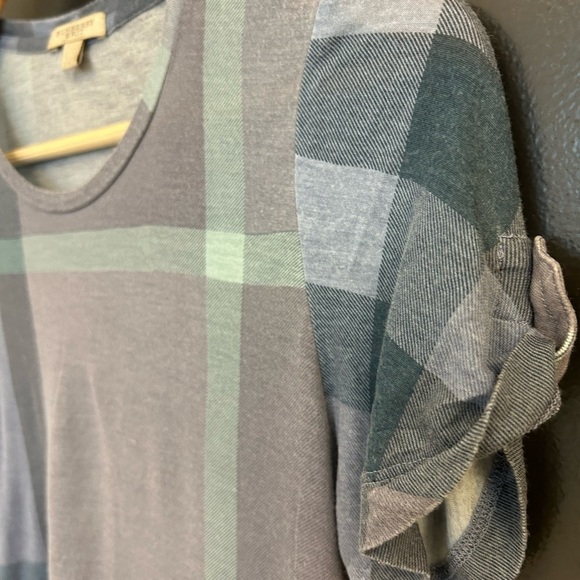 Burberry Brit M Plaid Gray Women's Top- shear effect good used condition - Picture 4 of 14